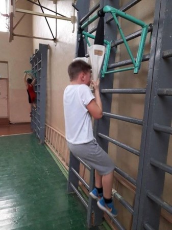 Учасники конкурсу від ФГРБУ та SPURT отримали свої подарунки!
